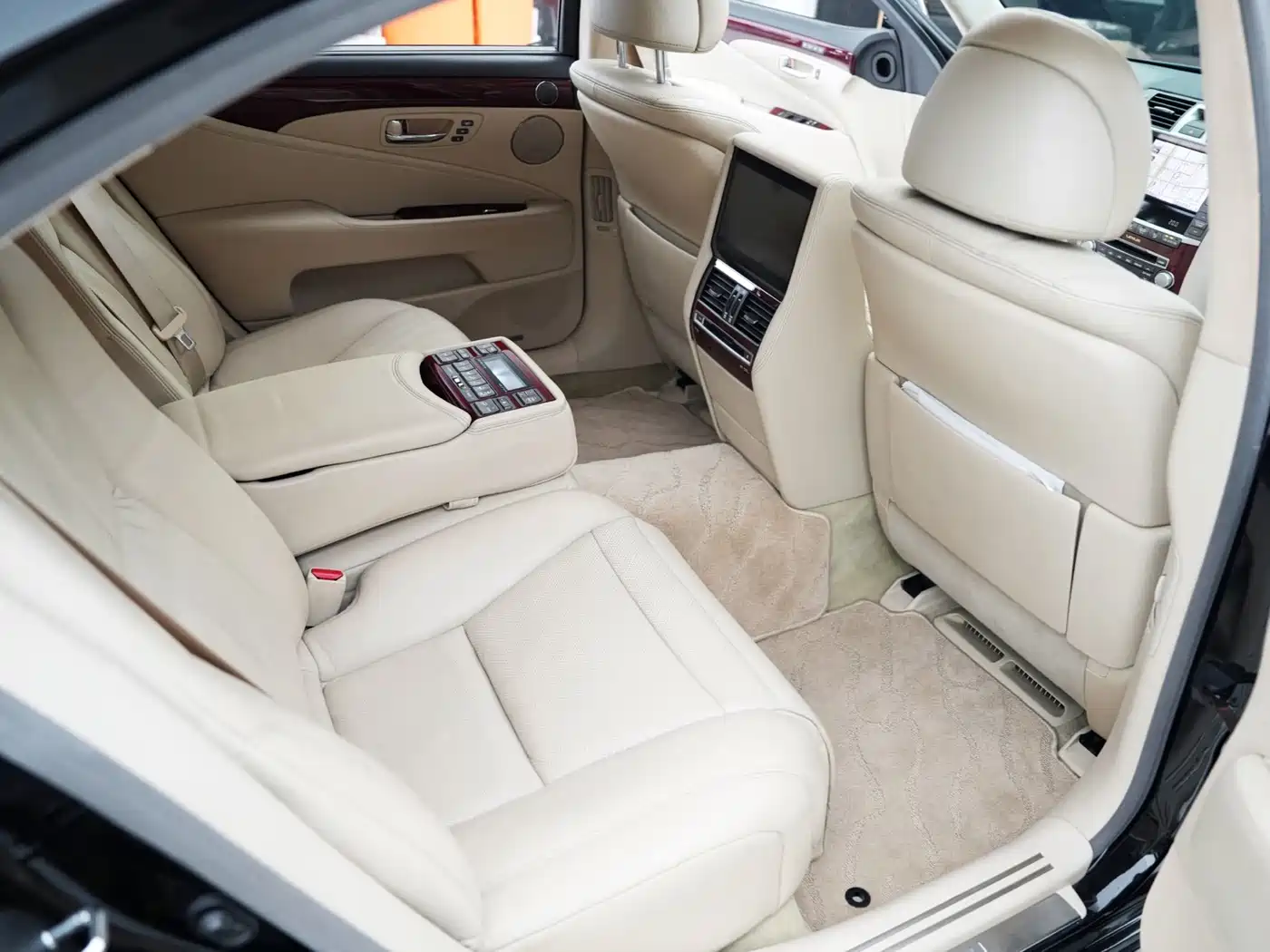 Lexus LS 2010 460L Premium Edition фото 10