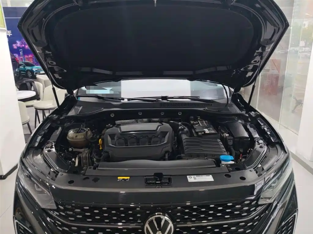 Volkswagen Passat 2023 Facelift 330TSI Starlight Luxury Edition фото 16