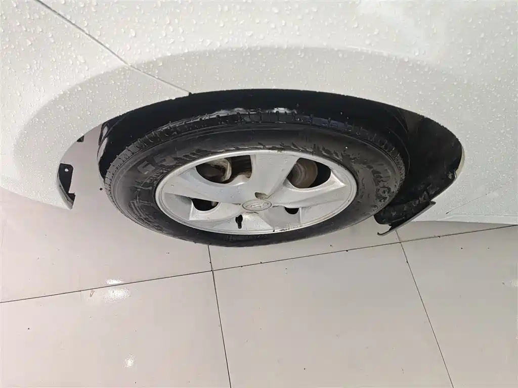 Hyundai Verna 2014 1.4L Automatic Leading GLX фото 23