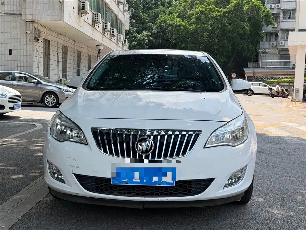 Buick Excelle 2012 XT 1.6L Automatic Fashion Edition фото 2