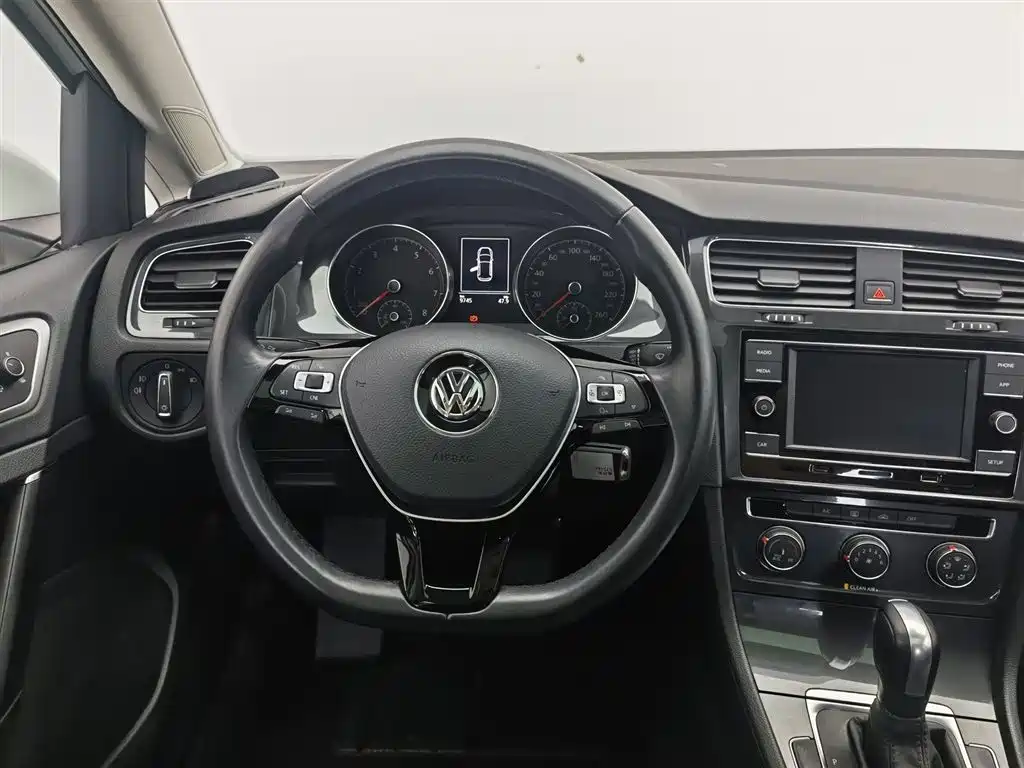 Volkswagen Golf 2018 1.6L Automatic Comfort фото 11