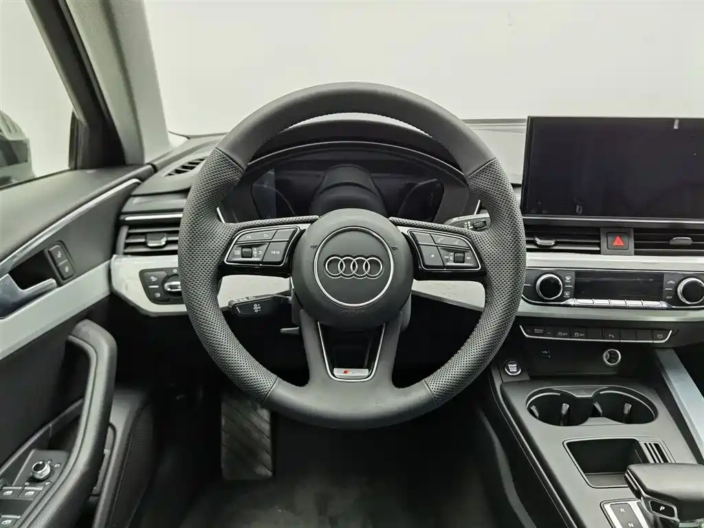 Audi A4L 2020 40 TFSI Fashion Dynamic Edition фото 11
