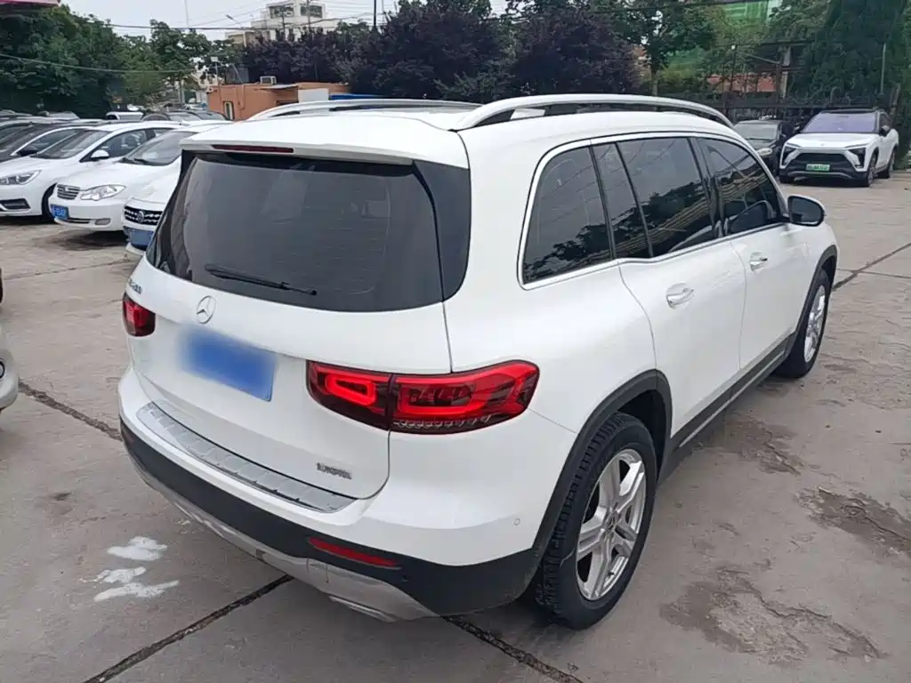 MERCEDES-BENZ GLB