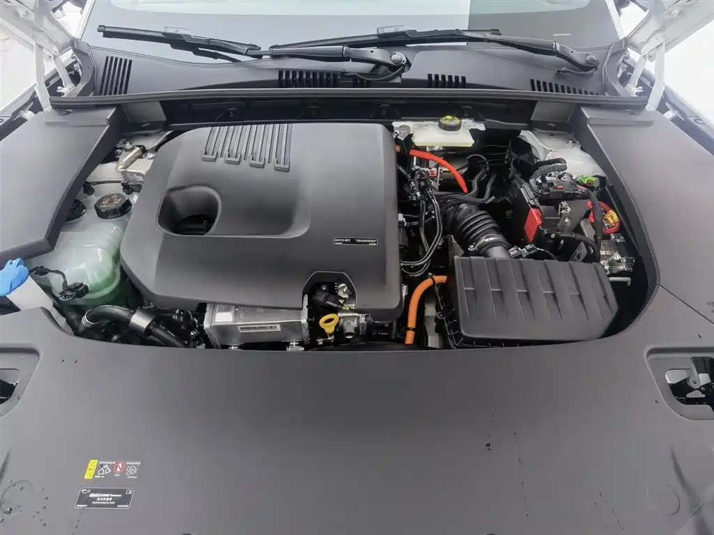 VOLVO XC70 PLUG-IN HYBRID