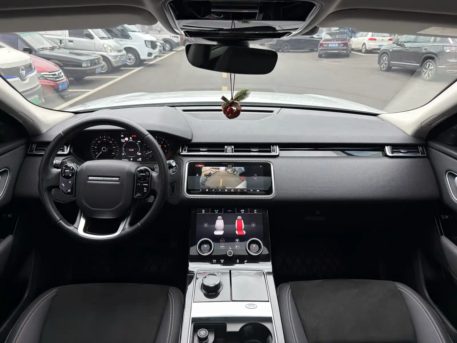 Фото 6 - Land Rover Range Rover Velar