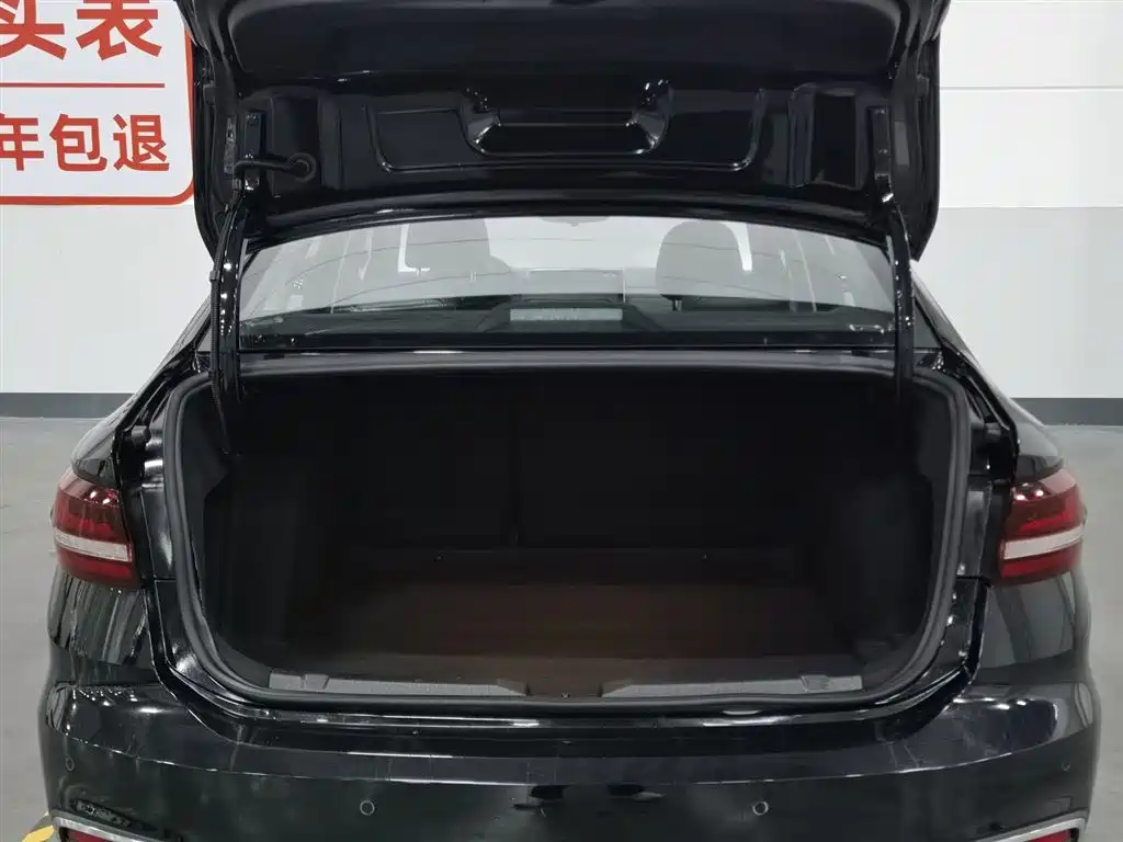 Volkswagen Lavida 2024 Model 1.5L Automatic 5 Million Edition фото 16