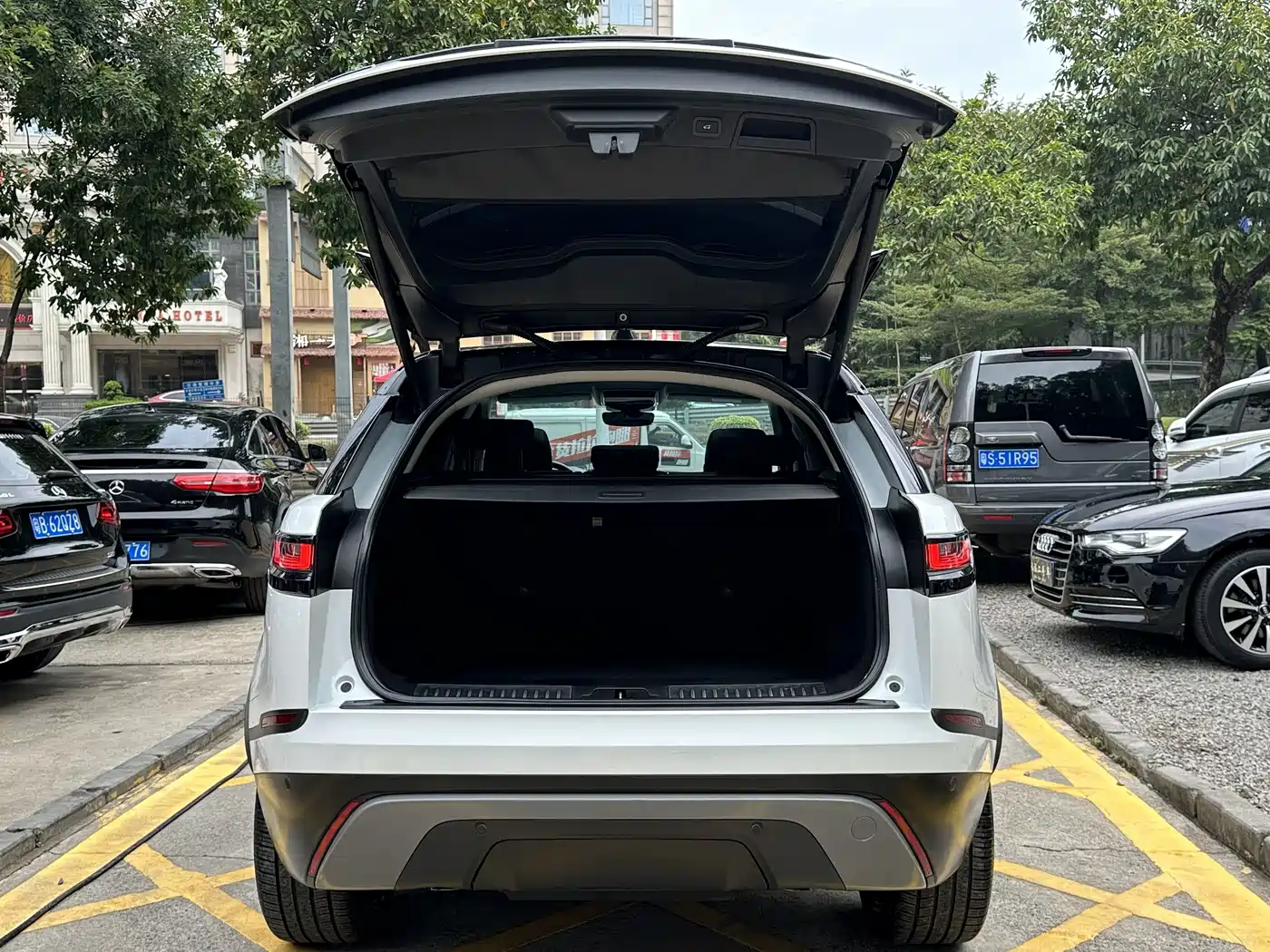 Land Rover Range Rover Velar 2019 380PS R-DYNAMIC SE фото 16