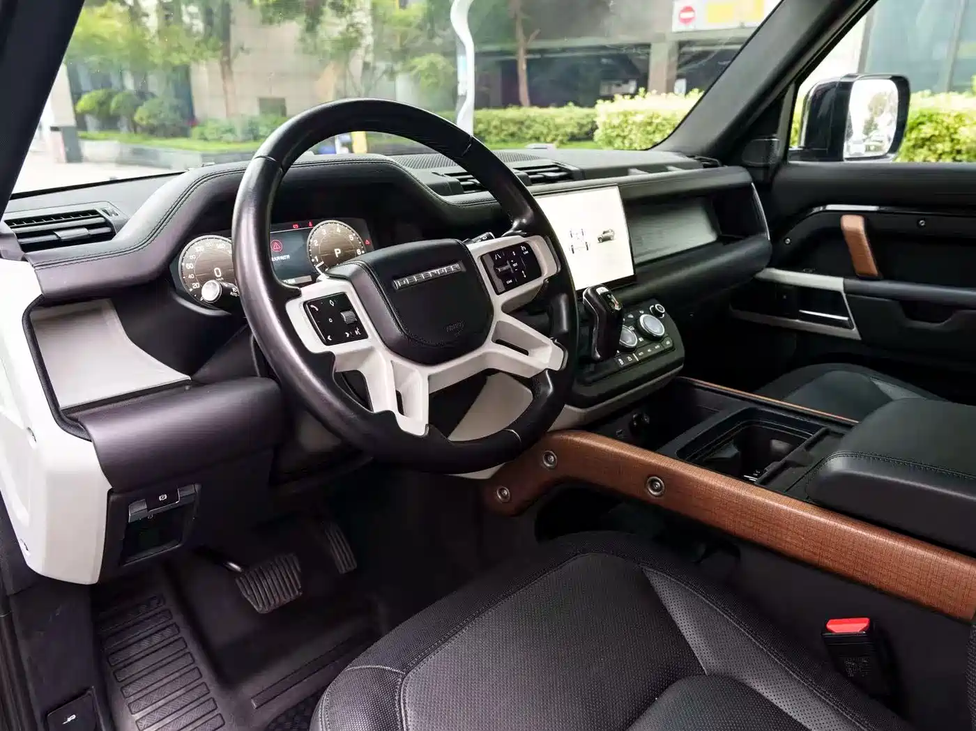 Land Rover Defender 2022 110 P400 X-DYNAMIC HSE фото 4