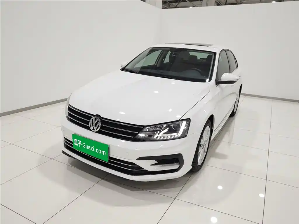 Volkswagen Sagitar 2018 280TSI DSG Spark Edition фото 2