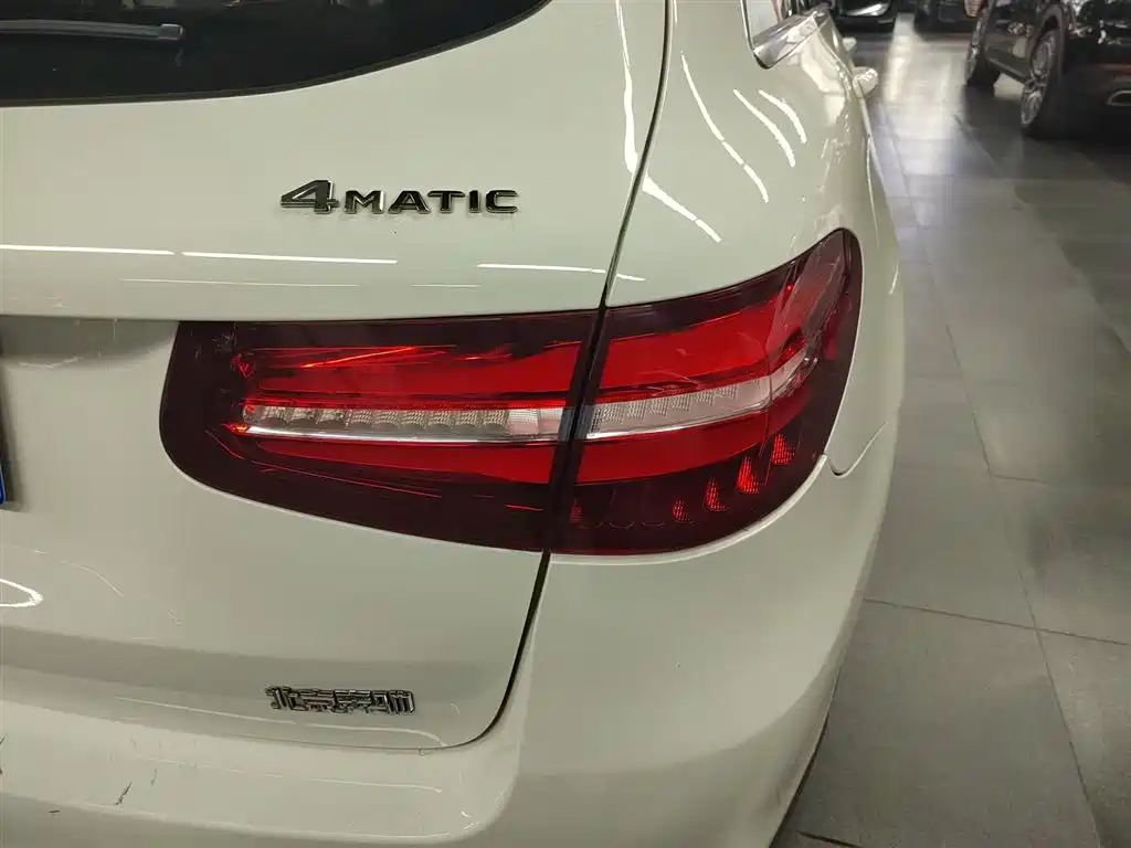 Mercedes-Benz GLC 2017 GLC 260 4MATIC Luxury фото 24