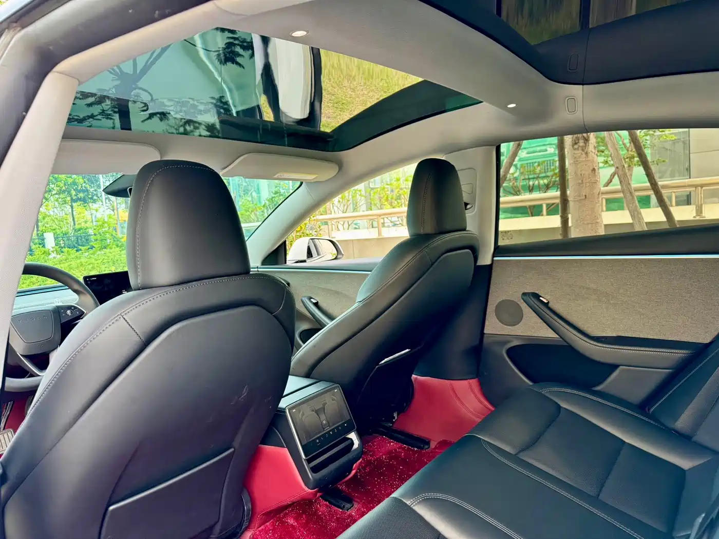 Фото 6 - Tesla Model 3