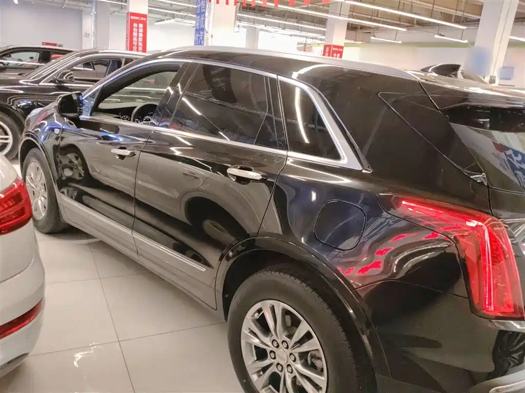 CADILLAC XT5