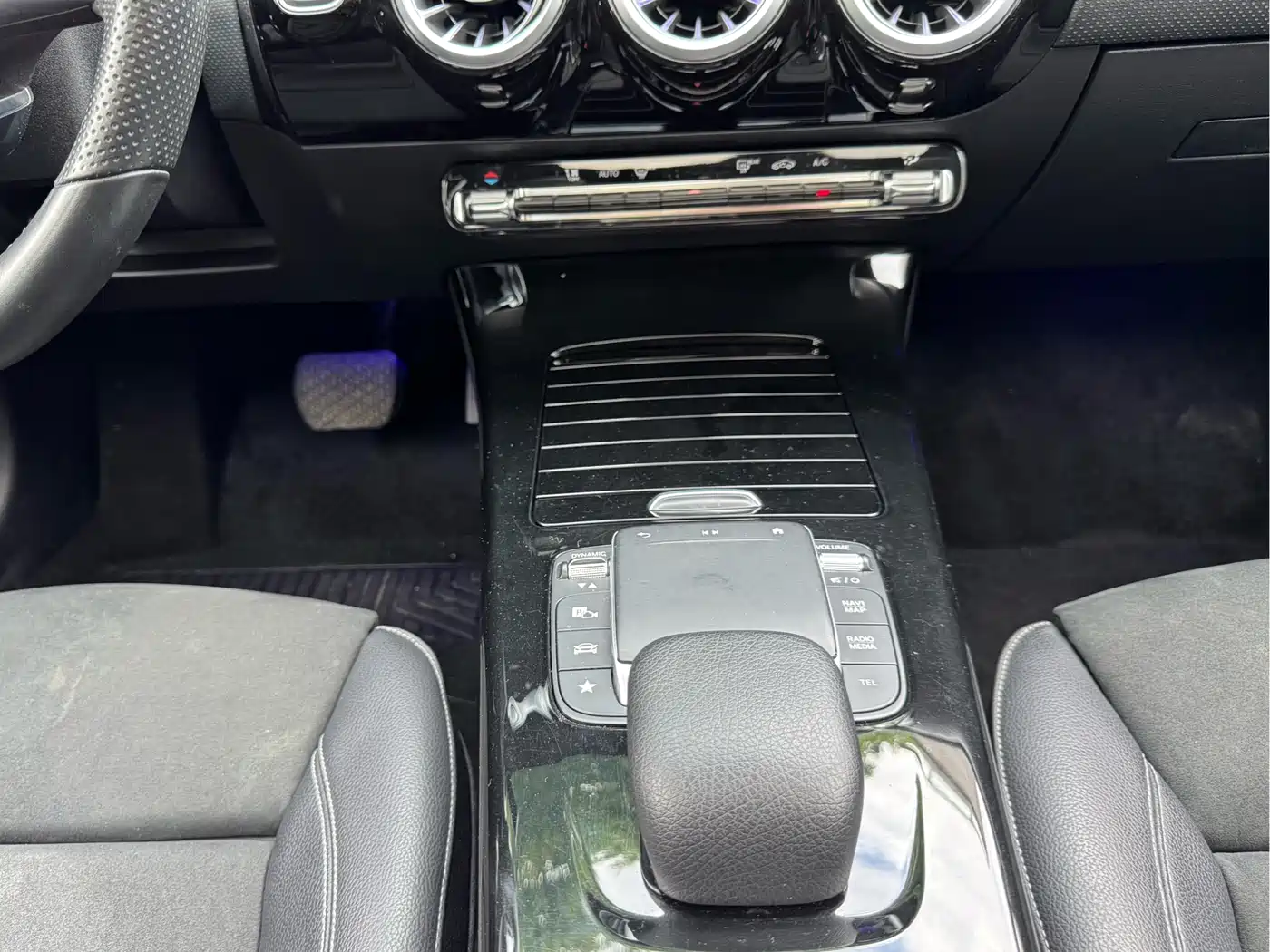 Mercedes-Benz A-Class 2022 A 200 L Sport Sedan Style фото 13