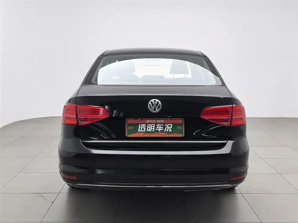 Volkswagen Sagitar 2015 1.6L Automatic Comfort фото 4