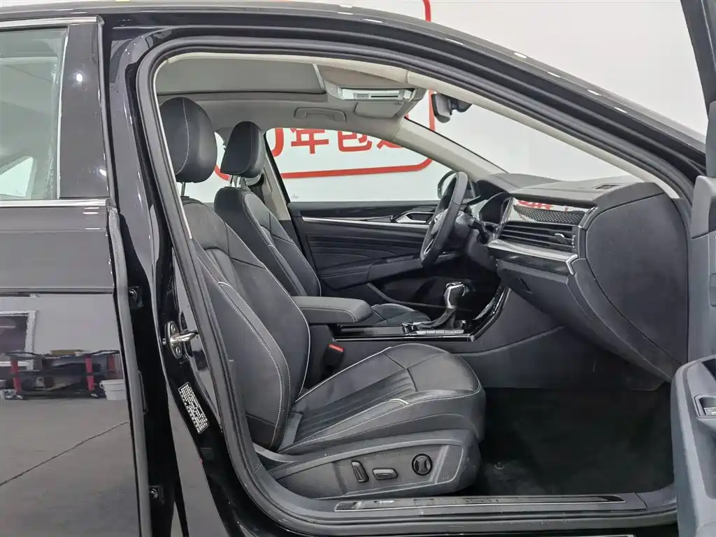 Volkswagen Passat 2023 Facelift 330TSI Elite Edition фото 23