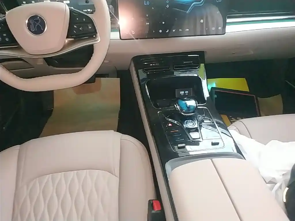 BYD Han 2025 DM-i Smart Drive Edition 125KM Elite фото 10