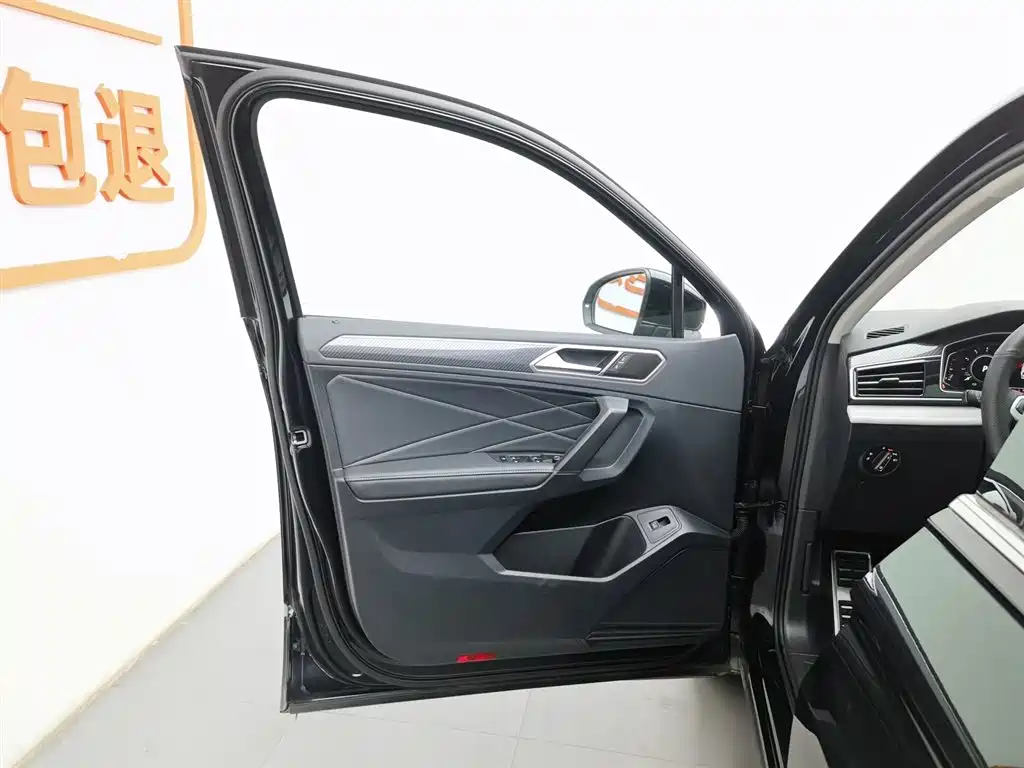 Volkswagen Tiguan L 2024 Outstanding 330TSI Auto 2WD R-Line Dragon Glory Edition фото 8