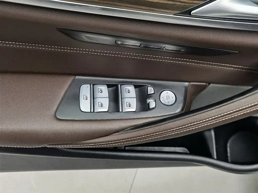 BMW 5 Series New Energy 2022 Facelift 535Le Luxury Package фото 9