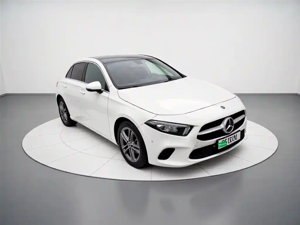 Mercedes-Benz A-Class (Import) 2019 A 200 Dynamic Version фото 7