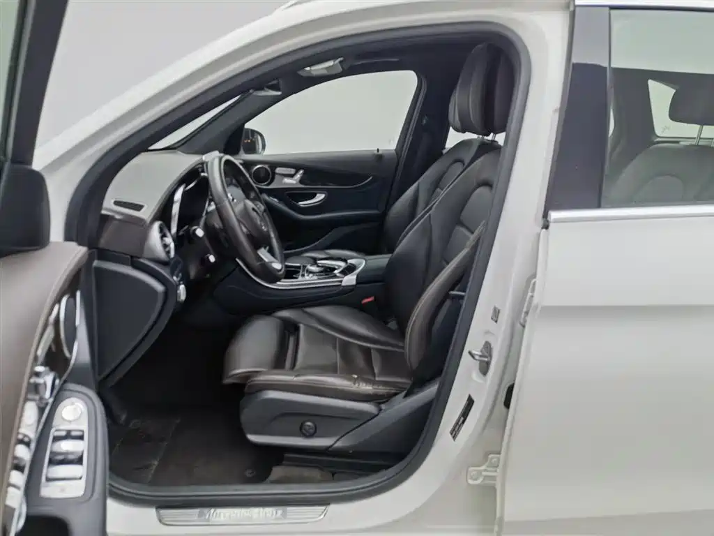 Mercedes-Benz GLC 2019 GLC 260 4MATIC Luxury фото 10