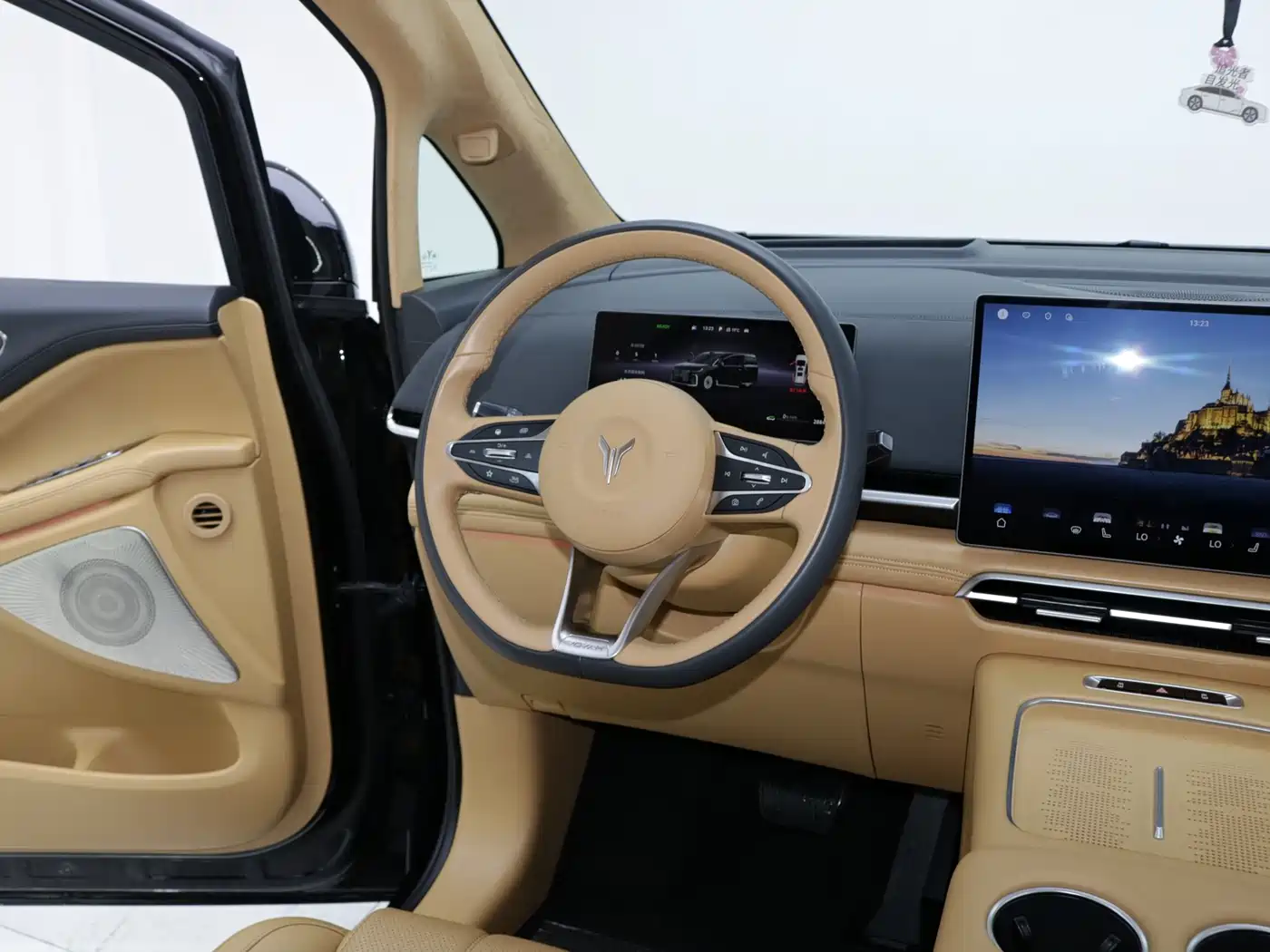 Voyah Auto Voyah Dreamer 2025 EV AWD Flagship Qiankun Edition фото 8