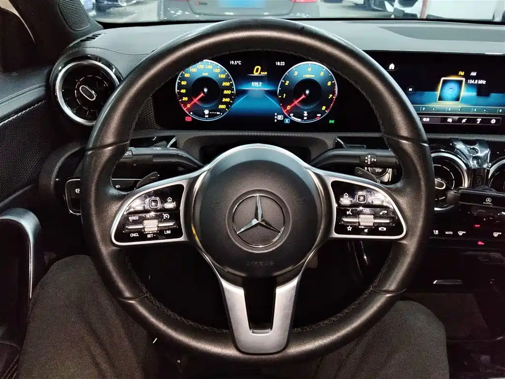 Mercedes-Benz A-Class 2021 A 200 L Sport Sedan Dynamic Type фото 7