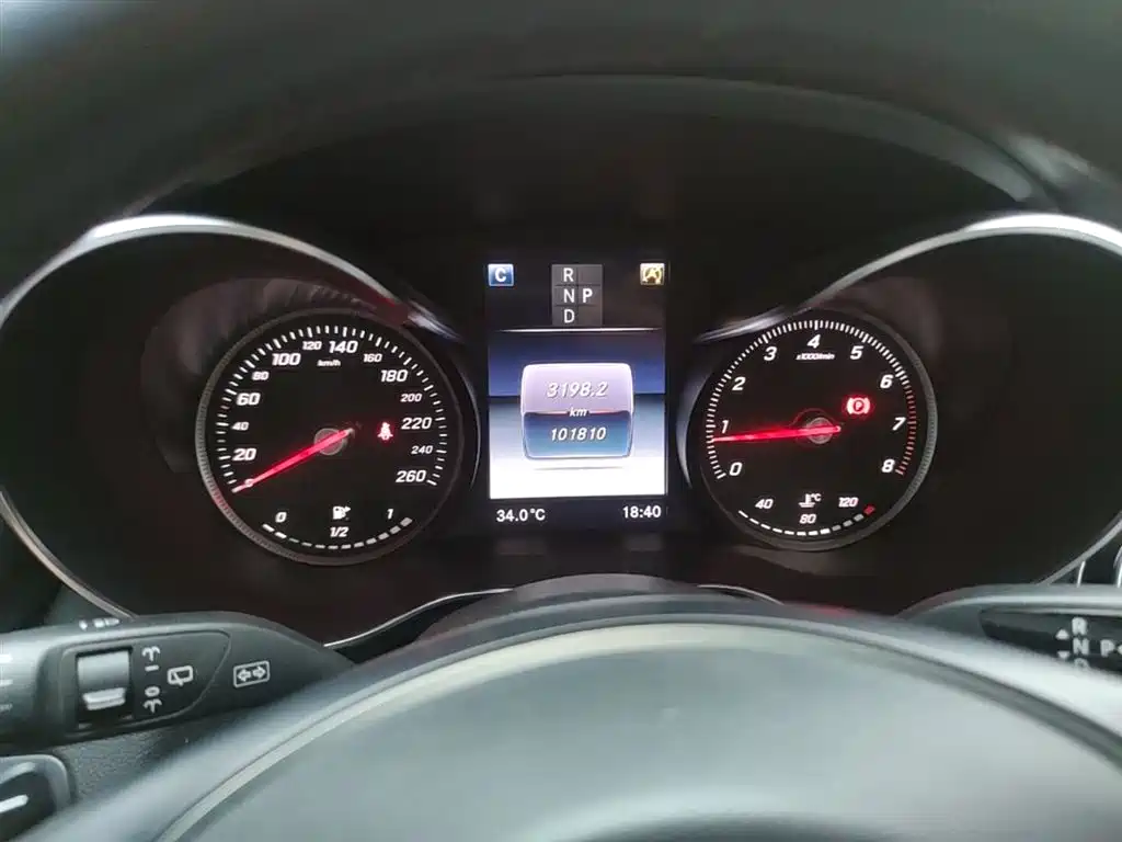 Mercedes-Benz GLC 2018 GLC 260 4MATIC Luxury фото 12