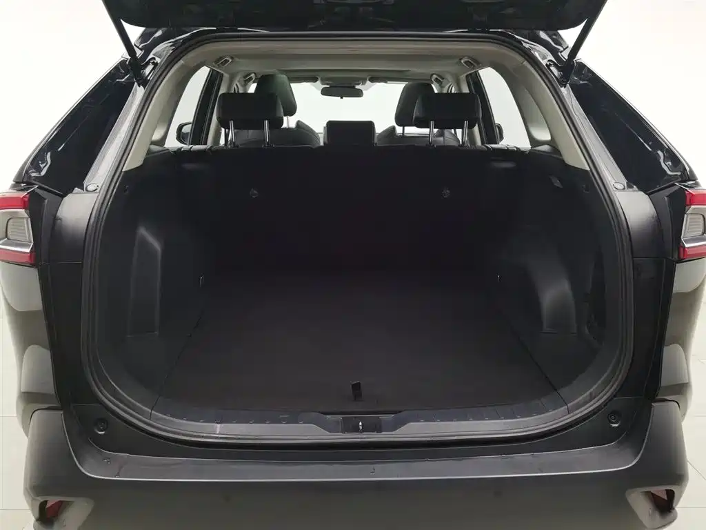 Toyota Wildlander 2022 2.0L CVT FWD Luxury Edition фото 16