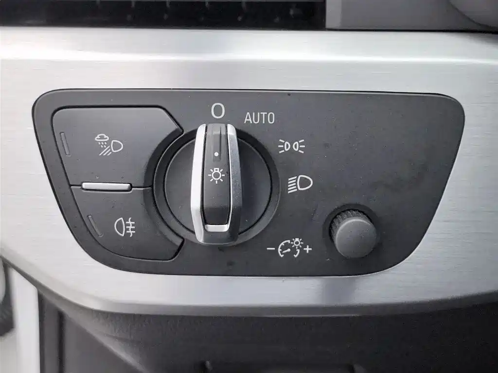 Audi A4L 2019 40 TFSI Fashion (China V) фото 21