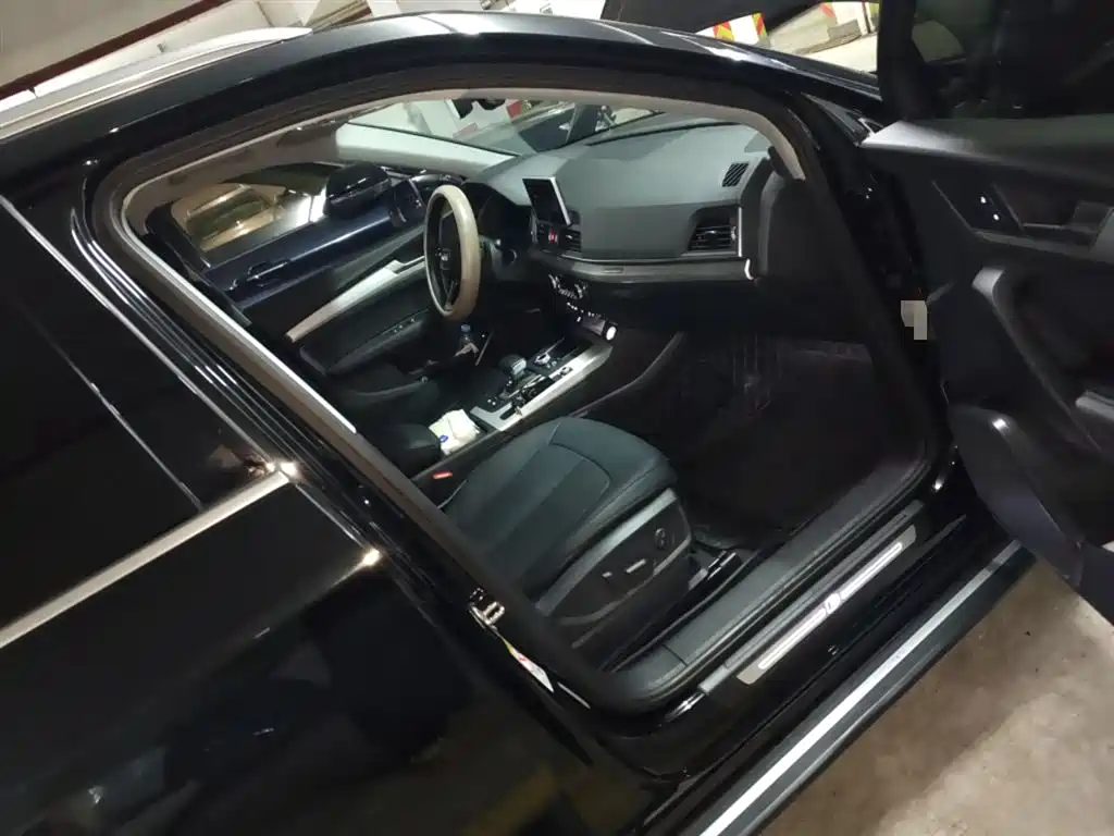 Audi Q5L 2020 Facelift 40 TFSI Honor Fashion фото 20