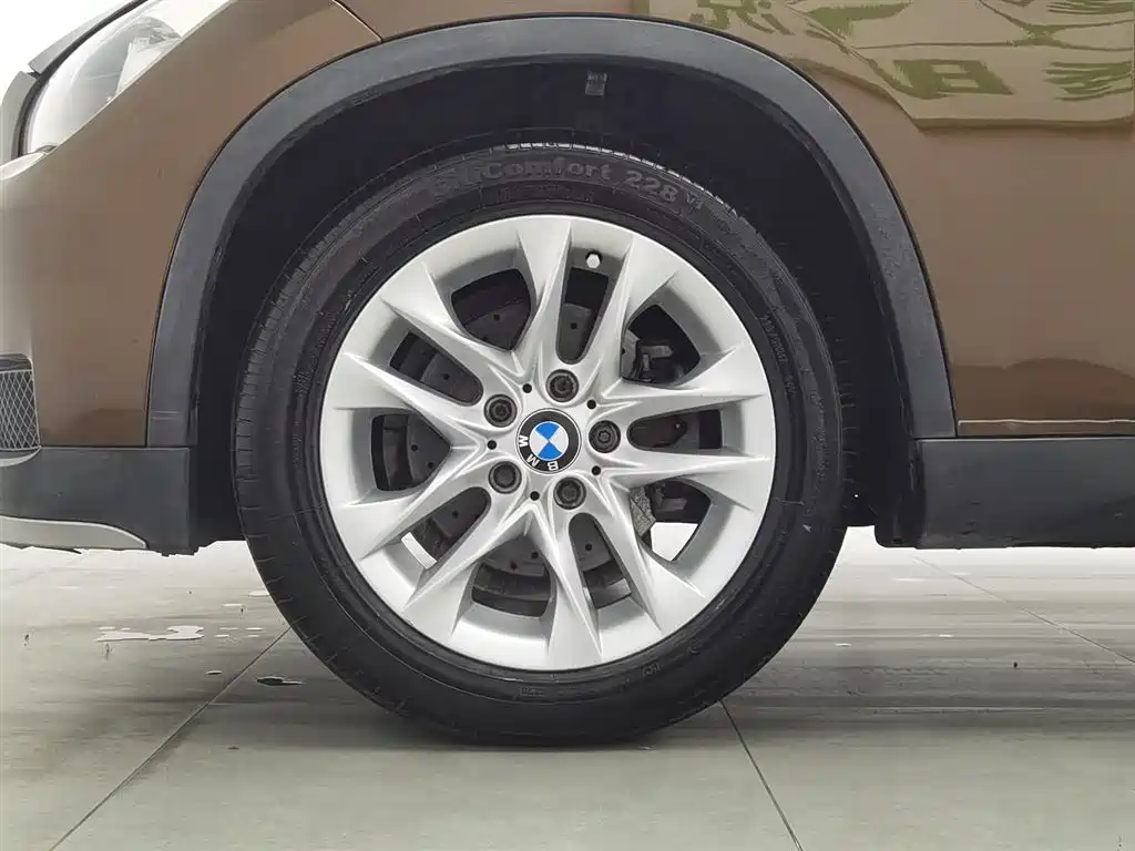 BMW X1 2015 Model sDrive18i Fashion Advanced Edition фото 17
