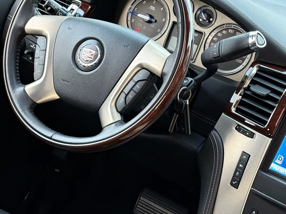 Cadillac Escalade 2013 6.2L ESV Platinum Extended фото 7