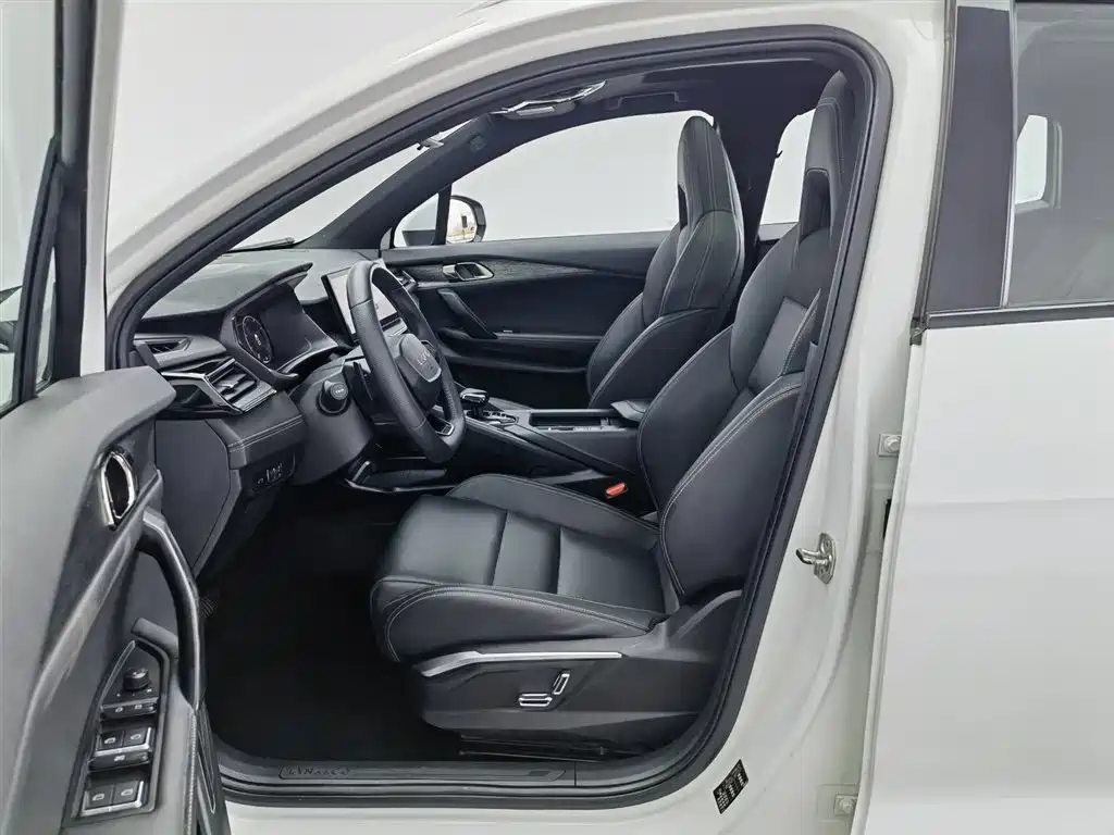 Lynk & Co 06 2023 Remix 1.5T Power Pro фото 10