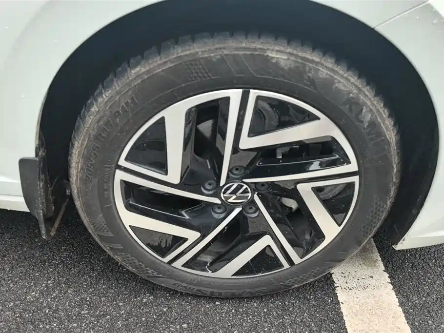 Volkswagen Sagitar 2025 Model Second Facelift 300TSI DSG Transcend Edition фото 6