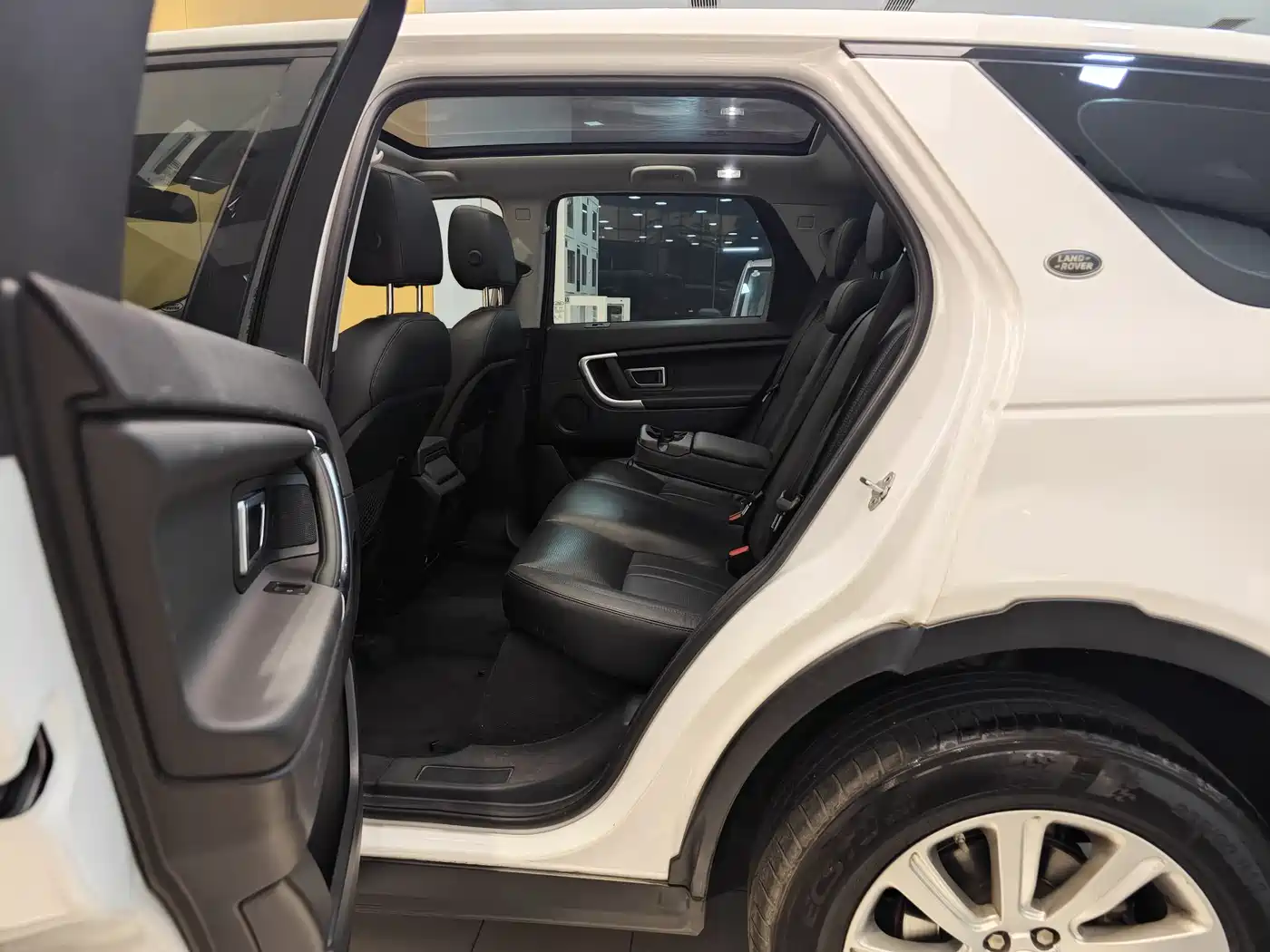 Land Rover Discovery Sport 2019 240PS SE Edition China V фото 21