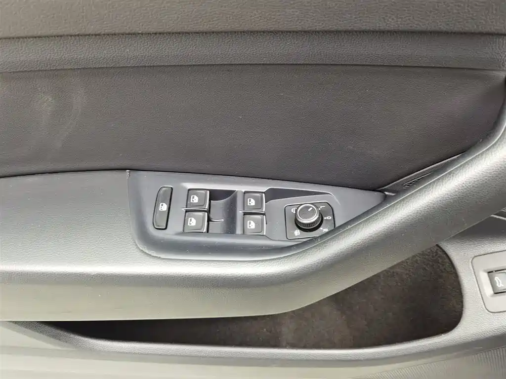 Volkswagen Magotan 2019 330TSI DSG Luxury China V фото 9