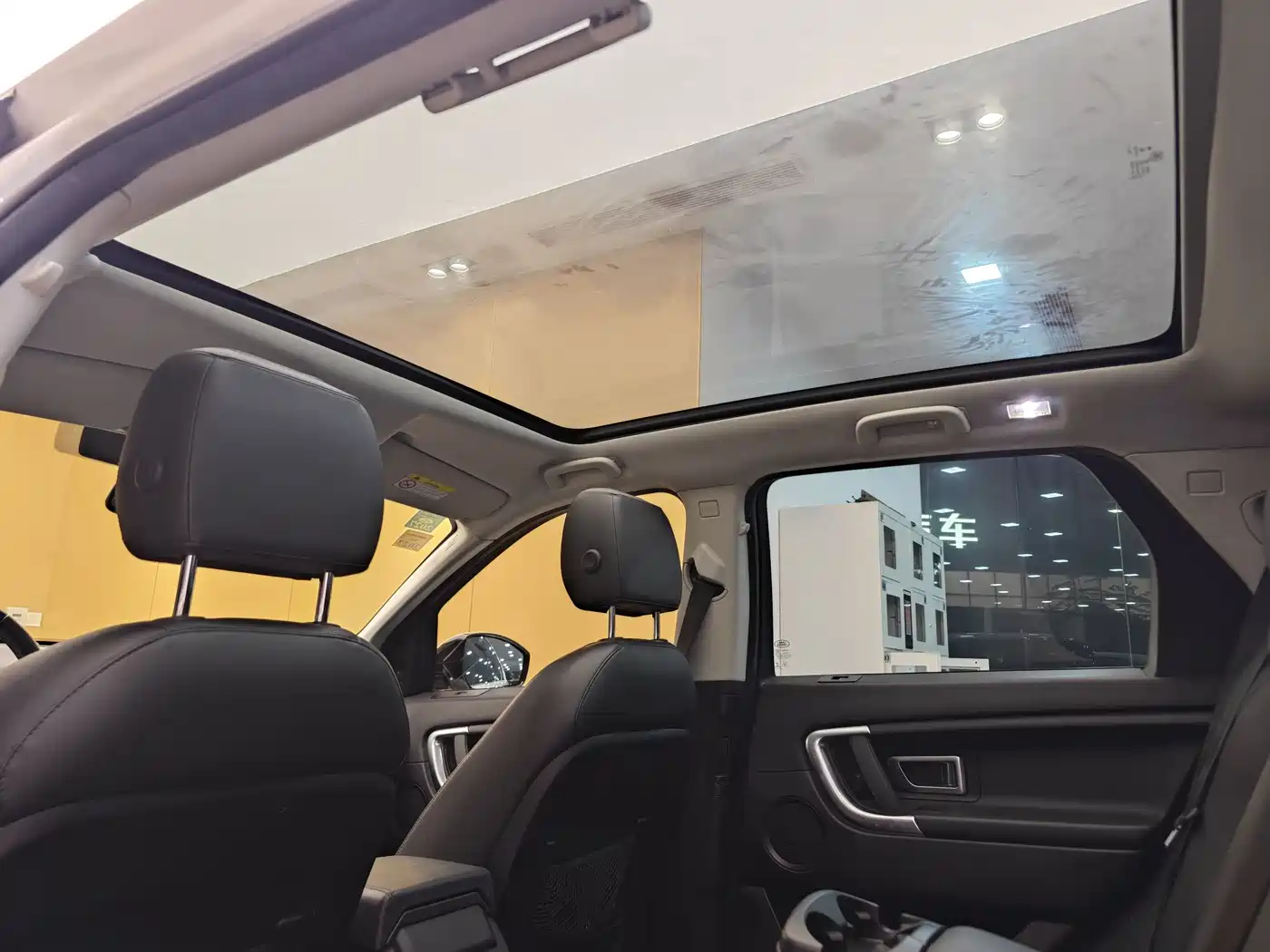 Land Rover Discovery Sport 2019 240PS SE Edition China V фото 24