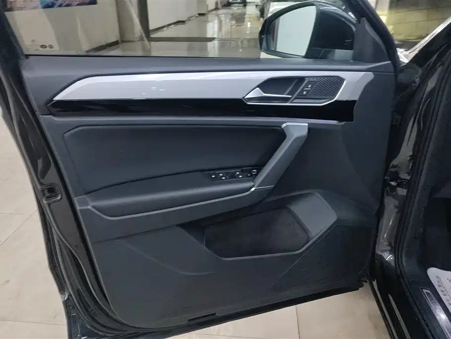 Volkswagen Tayron 2020 330TSI 2WD Luxury Smart Edition фото 7