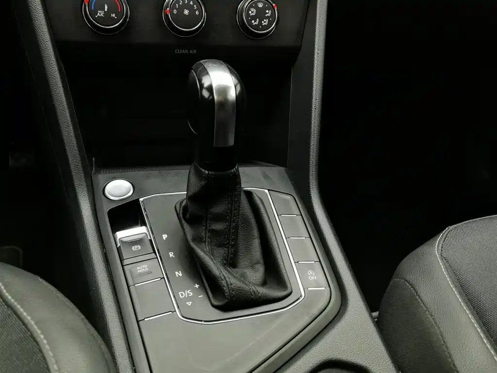 Volkswagen Tiguan L 2022 330TSI Automatic 2WD Comfort Edition фото 13