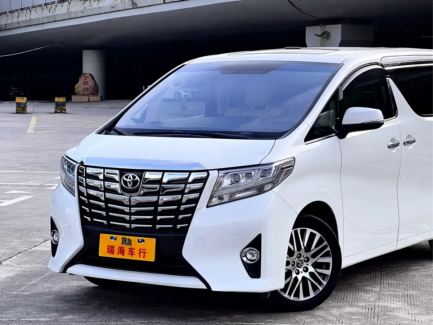 Toyota Alphard 2015 3.5L Luxury Edition фото 10
