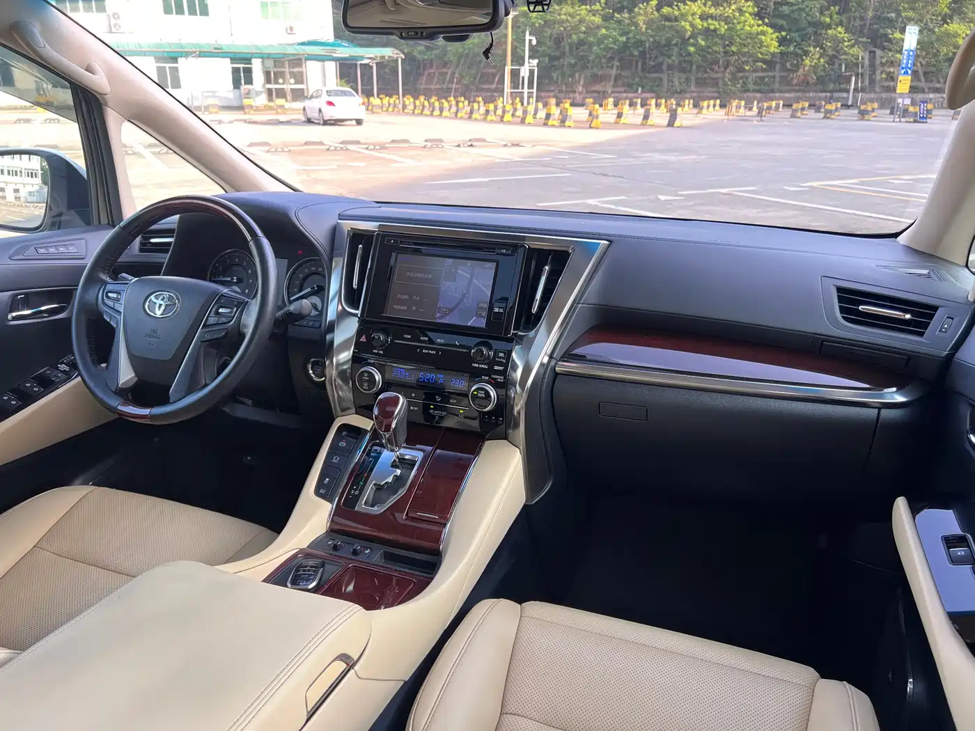 Toyota Alphard 2015 3.5L Luxury Edition фото 16