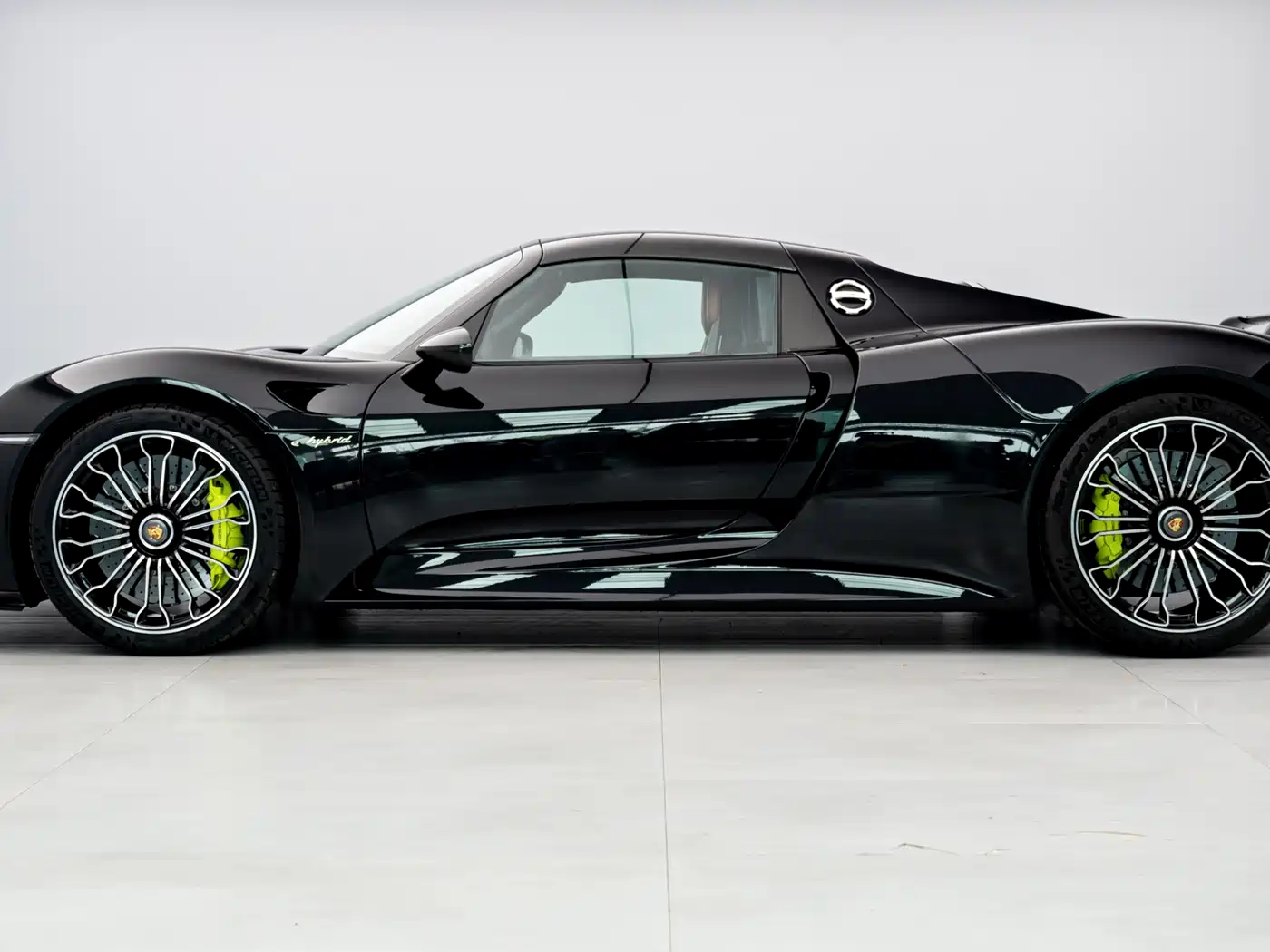 Porsche 918 Spyder 2014 4.6L фото 4