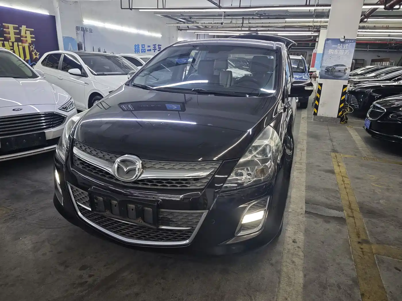 Mazda 8 2015 2.5L Supreme Edition