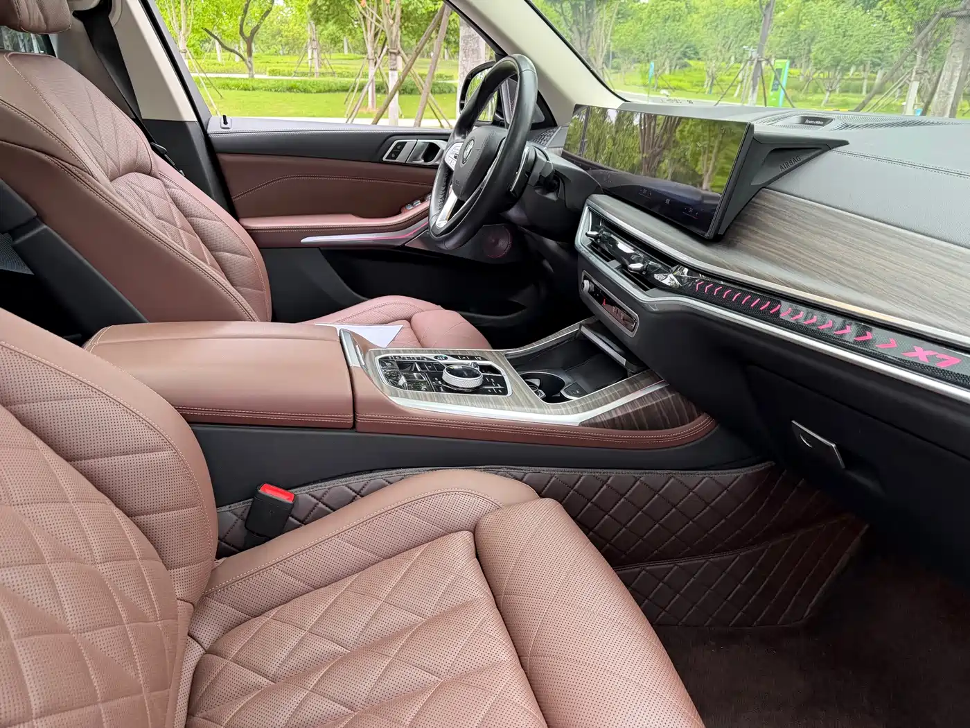 Фото 12 - BMW X7