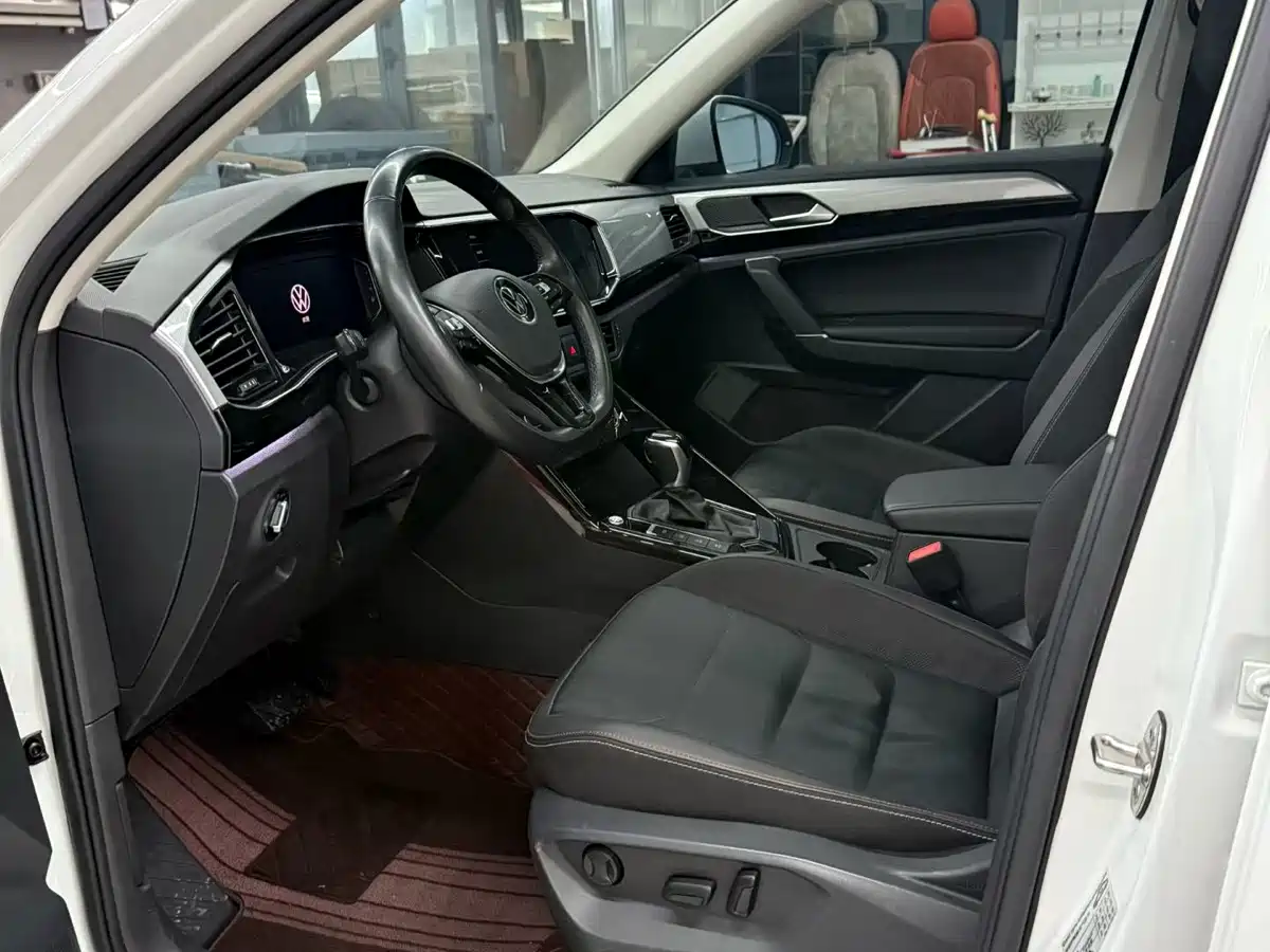 Volkswagen Tayron 2022 330TSI 2WD Luxury Smart Connect Edition фото 4
