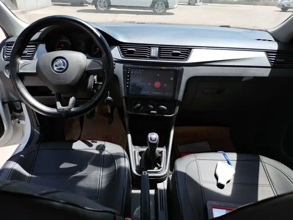 Фото 6 - Škoda Rapid