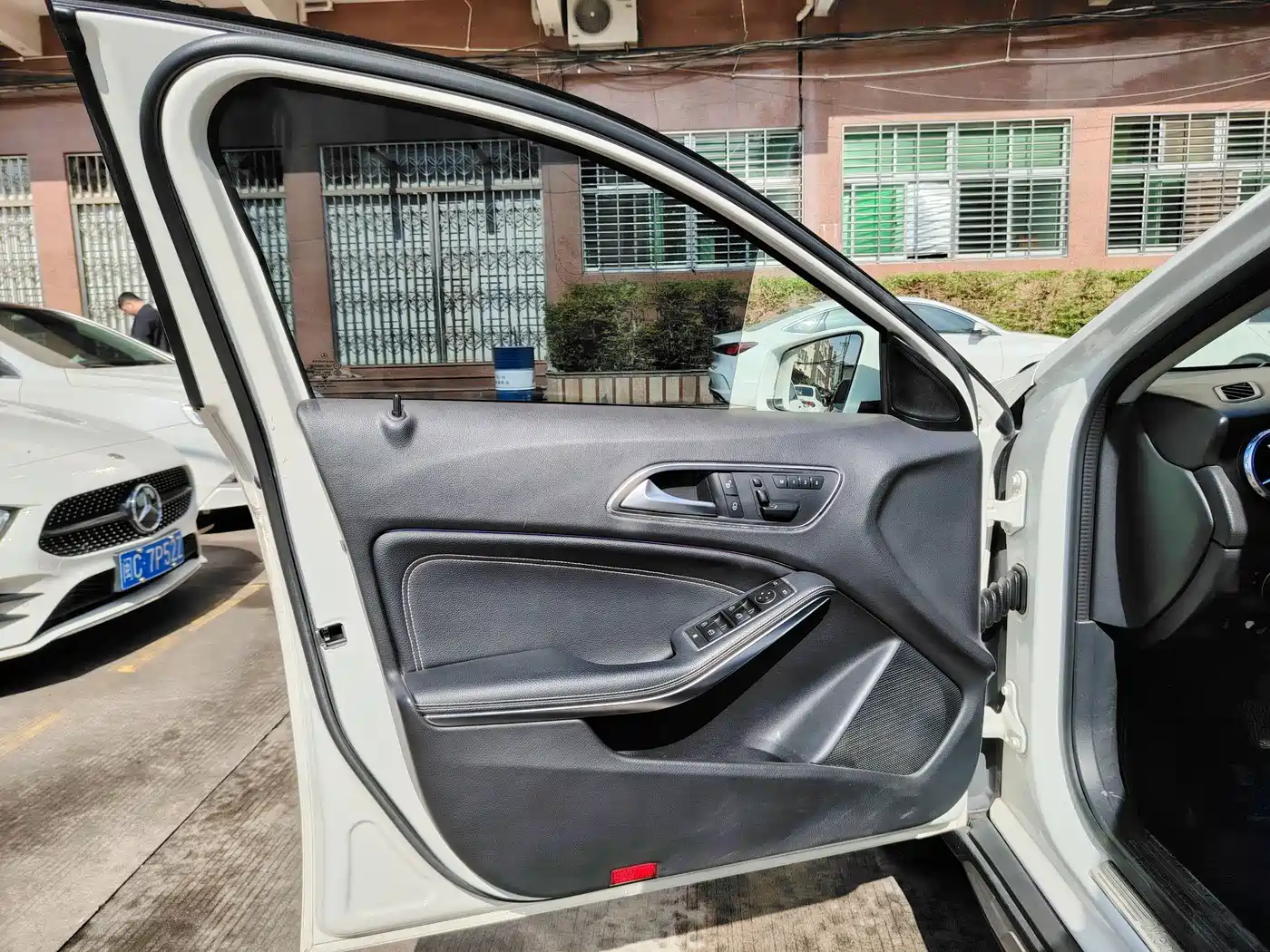 Mercedes-Benz GLA 2015 GLA 200 Dynamic фото 9