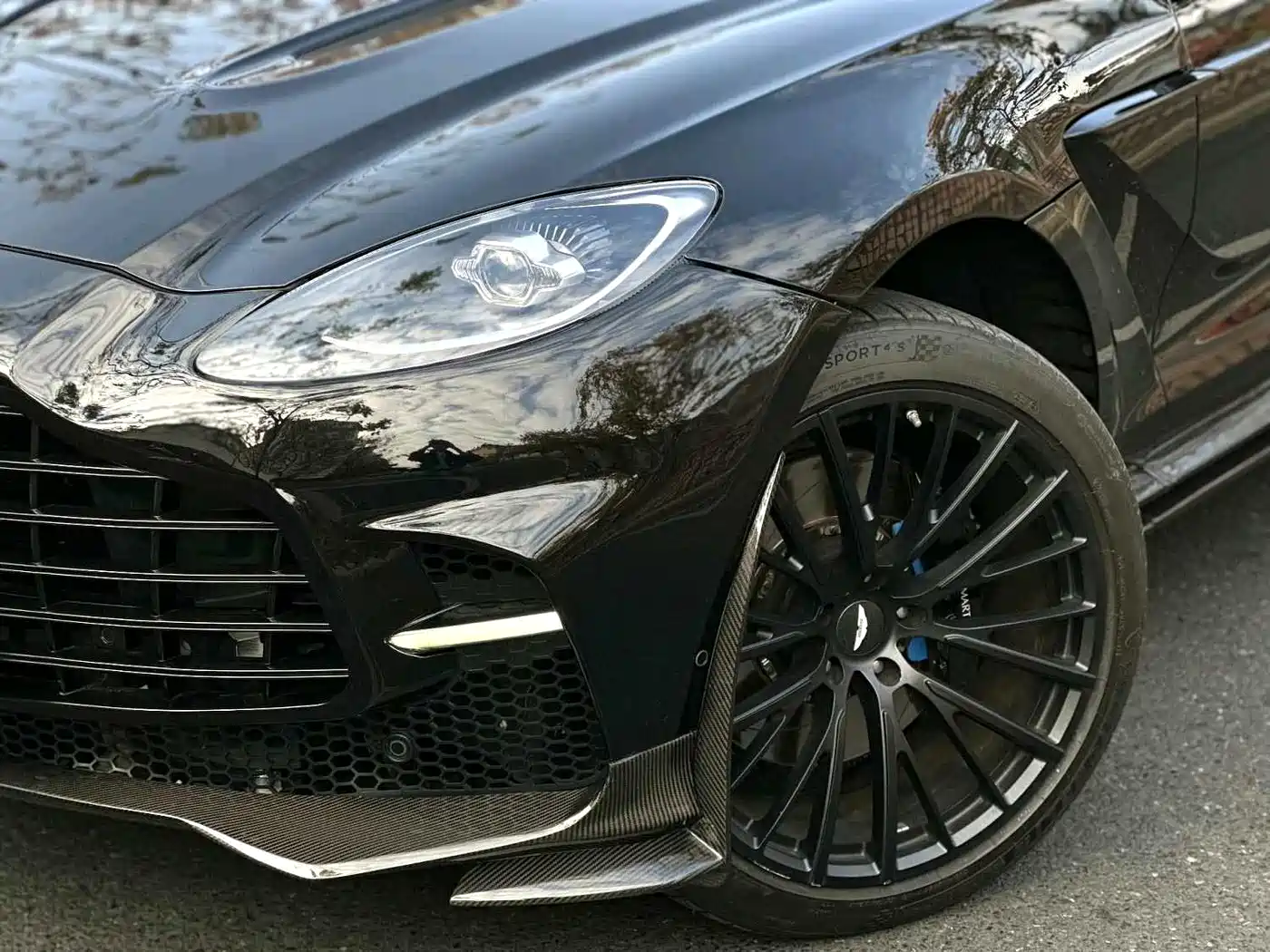 Aston Martin DBX 2020 4.0T V8 1913 First Edition Limited фото 12