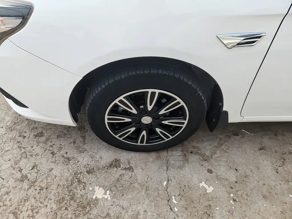 Фото 23 - BYD F3