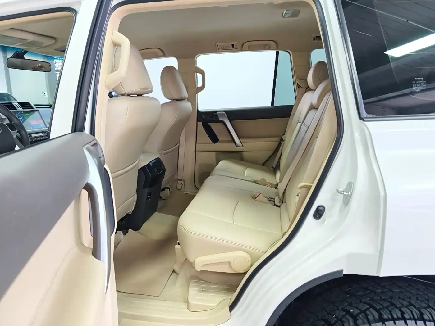 Toyota Prado (Import) 2014 2.7L Automatic Standard Edition фото 6